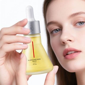 Illuminating Snow Serum - Encapsulated Active Formula