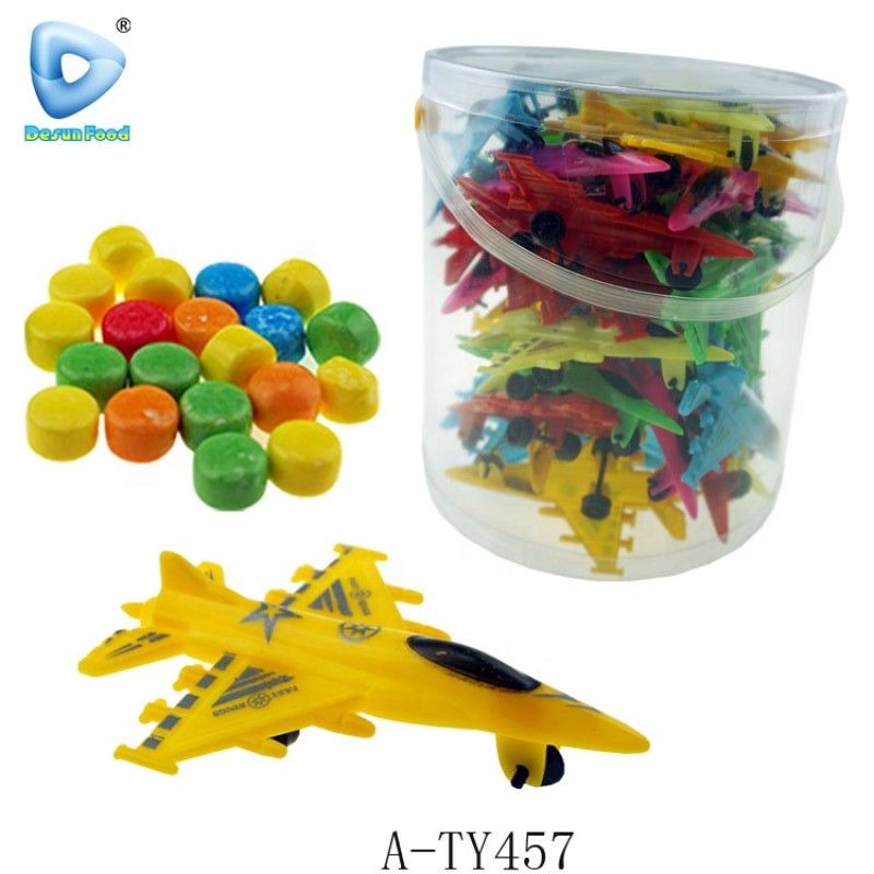 Plastic Plane Toy Supplier - Kids with Candy