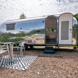 RV Supplier - Mobile Comfortable Touring Motorhome