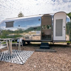 RV Supplier - Mobile Comfortable Touring Motorhome