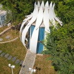 Holiday Home Supplier - Premium Flower Shaped Eco Prefab