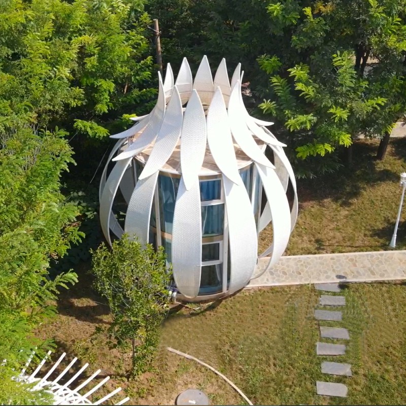 Holiday Home Supplier - Premium Flower Shaped Eco Prefab