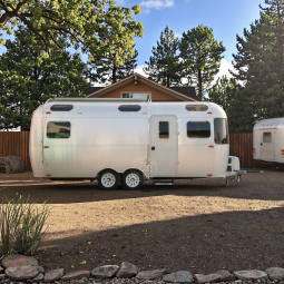 Commercial Kitchen Manufacturer - Mobile Kitchen Trailer Shop Remorque