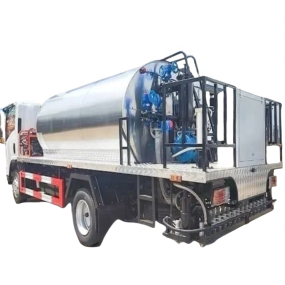 Asphalt Truck Factory - Custom Isuzu 8cbm Bitumen Sprayer