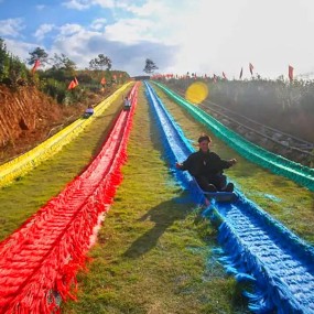 Slide Supplier - New Attraction Long Slide Grass World