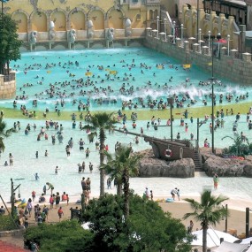 Surf Wave Pool Manufacturer - Family Vacuum Tsunami Simulator