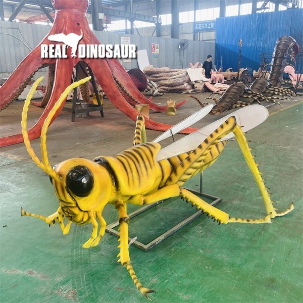 Animatronic Locust Factory - High Quality Realistic Simulation