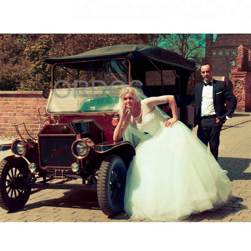 Vintage Car Manufacturer - Vintage Car Photoshoot Service Equipment