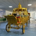 Pumpkin Carriage Factory - Custom Luxury Gold Sculpture Electric Carriage