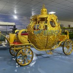 Pumpkin Carriage Factory - Custom Luxury Gold Sculpture Electric Carriage