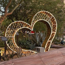 Street Light Factory - Giant Outdoor Christmas Lights LED Heart
