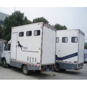 Horse Carriage Manufacturer - EU Style 3 Horse Trailer