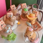 Keychain Factory - Resin Capybara Backpack Pendant