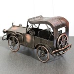 Vintage Craft Factory - Tin Classic Car Model Ornament