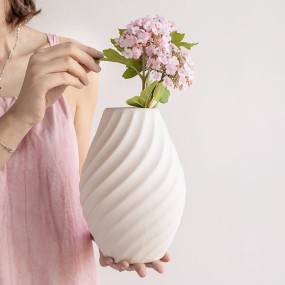 Embossed Vase Manufacturer - Threaded Living Room Decor