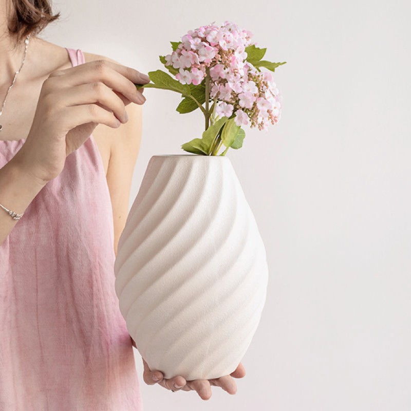 Embossed Vase Manufacturer - Threaded Living Room Decor