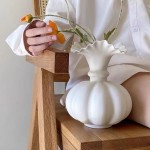 Pumpkin Vase Manufacturer - Ruffled Tabletop Ornament