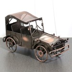 Vintage Craft Factory - Tin Classic Car Model Ornament