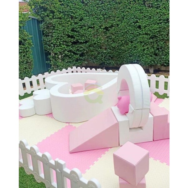 Ball Pool Equipment Manufacturer - Luxury Heart Shape Pastel Soft Play
