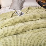 Office Blanket Factory - Cross Border Small Grid Flannel
