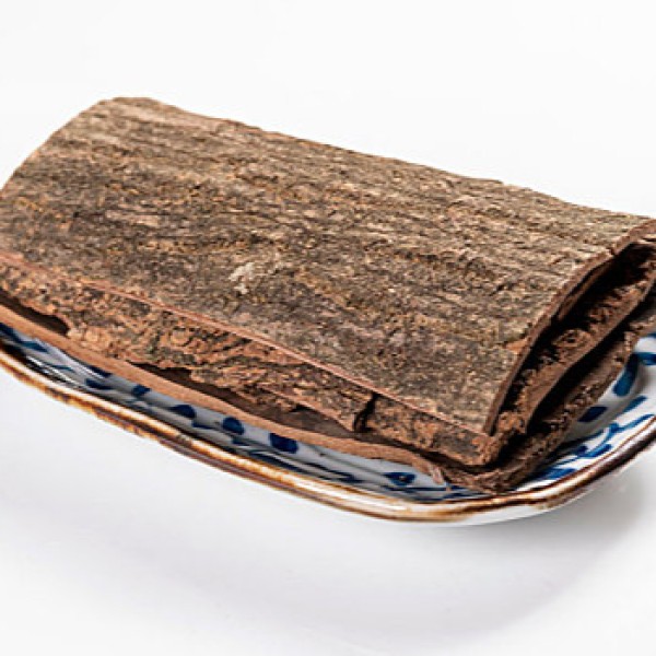 Medicinal Herbs Manufacturer - Natural Dried Eucommia