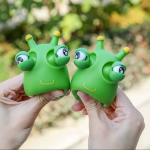PVC Toys Supplier - Hot Sale Green Squeeze Eye Pop Bug