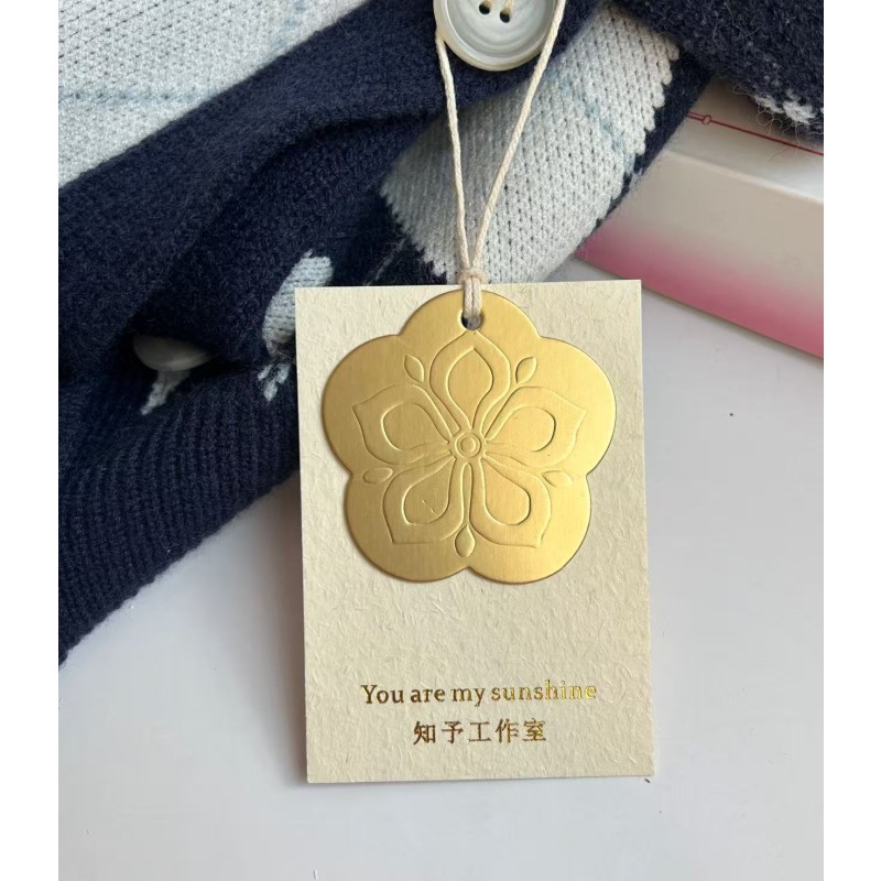 Embossing Hang Tag Manufacturer - Gold Stamping Thick Cardboard Gift Background Card