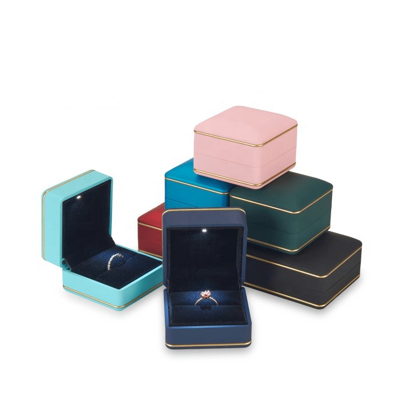 LED Ring Box Manufacturer - Custom Gold Edge Light Necklace Display