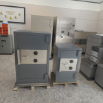 Luxury Safe Manufacturer - Mechanical Lock Spray Lacquer