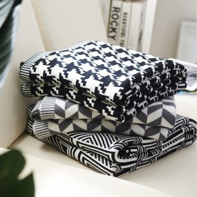 Cotton Throw Factory - Natural Soft Geometric