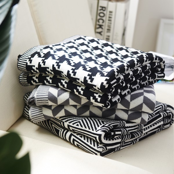 Cotton Throw Factory - Natural Soft Geometric