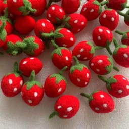 Felt Craft Factory - DIY Poke Strawberry