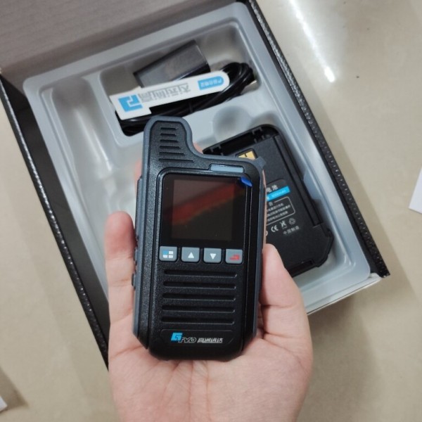 Walkie Talkie Manufacturer - Custom Logo 4G POC OEM Radio