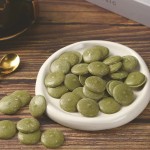 黑巧克力和白巧克力硬币成分烘焙和冰淇淋浇头荷兰加工可可成分在散装包装