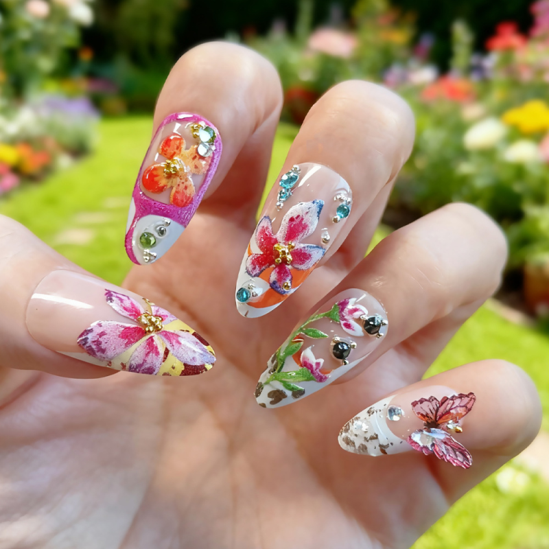 24pcs Almond French Nail Art Stickers Hot-Selling Embossed Diamond Flower Butterfly Design Dance Wearable Nails Tips Pieces