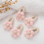 Hair Clip Manufacturer - Handmade Crochet Daisy Petal