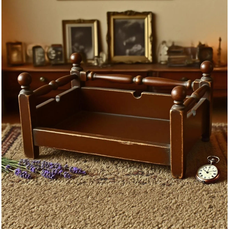 Vintage Pet Bed Supplier - Turned Posts Cream Finish