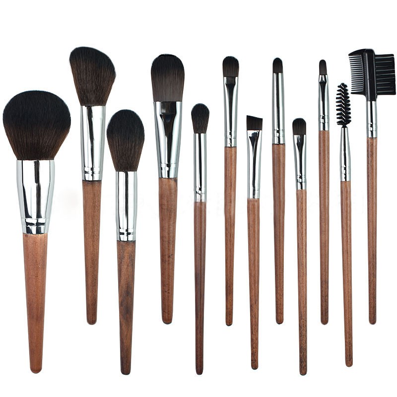 2024 New Style High Quality Professional Makeup Brushes Set 12pcs Brown Luxury OEM Cosmetic Wooden Fan Smudge Beauty Tool