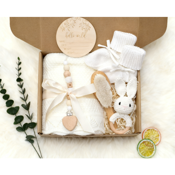 Newborn Gift Set Factory - Blanket Rattle Brush Gender Reveal