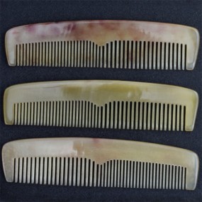 Massage Comb - Wide Fine Tooth Horn