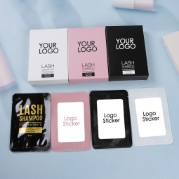 浓缩睫毛延伸洁面乳内的睫毛延伸套件