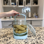 Leak-Proof Airtight Lid Pickle Jar with Filter Flip Refrigerator Pickle Juice Separator Jar with Filter Flip Pickle Jar