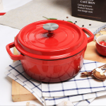 工厂高品质的炊具OEM ODM提供红色铸铁搪瓷砂锅烹饪锅与绝缘垫