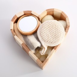 Nice Design Promotional Spa Set Wholesale Bath Body Accessories Heart-Shaped Wooden Gift Set Loofah Sisal Loofah Pad Brush Sponge