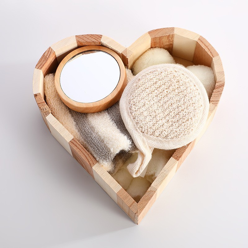 Nice Design Promotional Spa Set Wholesale Bath Body Accessories Heart-Shaped Wooden Gift Set Loofah Sisal Loofah Pad Brush Sponge