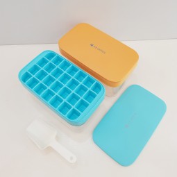 Hot-Selling DIY Household Ice Cube Tray Eco-Friendly Silicone Ice Mold with Ice Cream Machine or Food Cover