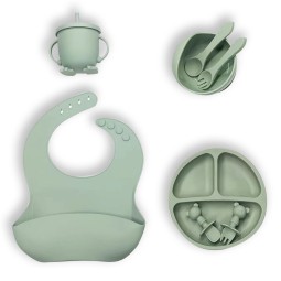 New Eco-Friendly Non-Toxic Strong Suction Bowl Spoon Set Feeding Bib Baby Silicone Bowl Plate