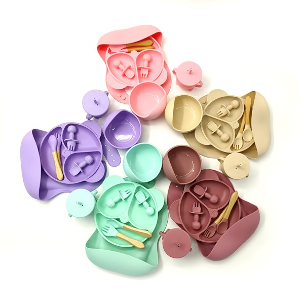 Wholesale Manufacturer New Silicone Baby Feeding Set Food-Grade Non-Slip Bear Cartoon Children's Tableware 8-Piece Set