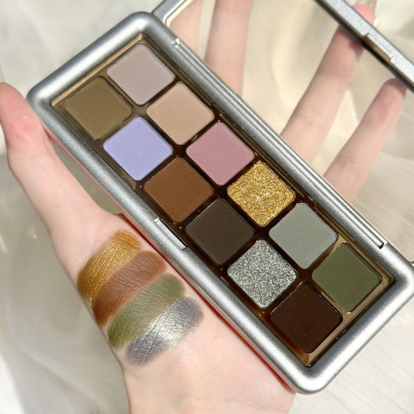 Eyeshadow Palette Factory - Private Label 12 Color Matte Shimmer