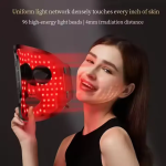 廉价的LED美容面膜现代，高科技护肤设备，完美的日常自我护理和奢华的面部体验